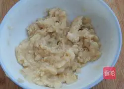 Illustration of how to make banana and sweet potato cake 4