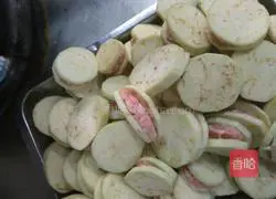 Illustration of how to make eggplant boxes 4