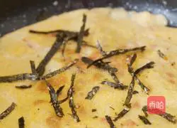 Illustration of how to make seaweed egg pancake 6