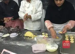 Almond crispy cake recipe 3