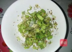 Illustration of how to make chives, scallion pancakes 2