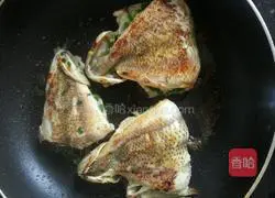 Illustration of how to make Kuilong fish cake 5