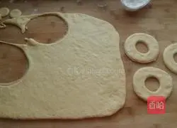 Illustration of how to make fried cakes 4