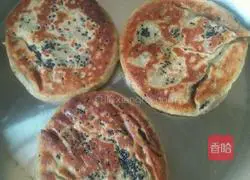 Illustration of how to make moxa leaf-flavored glutinous rice flour bean paste pancakes 6