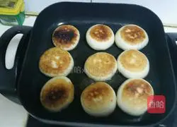 Illustration of how to make door nail meatloaf 7