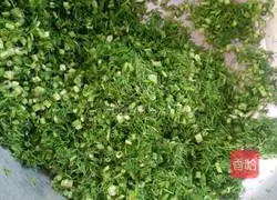 Illustration of how to make fennel and shrimp pie 9