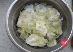Illustration of how to make cabbage and egg patties 3