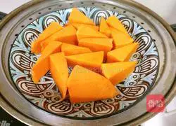 Flower-shaped pumpkin glutinous rice cake recipe 4