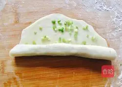 Illustration of how to make scallion pancakes (electric pancake version) 15