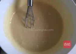 Illustration of how to make egg pancakes rolled with shredded potatoes 3