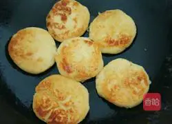 Illustration of how to make potato pancakes 2