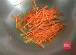 Illustration of how to make pancakes with shredded potatoes 2