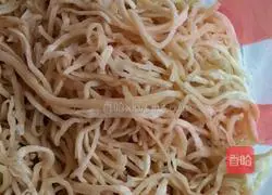 Illustration of home-style fried shredded pancakes 4