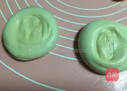 Illustration of how to make beef crispy cakes 11