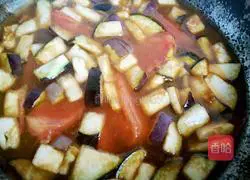 Illustration of how to make golden tofu and braised cake 11