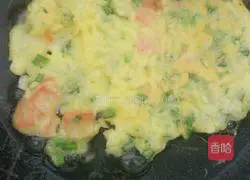 Ham, chives and egg pancakes.Illustration of how to do it 5