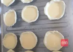 Illustration of how to make mini egg tarts 9