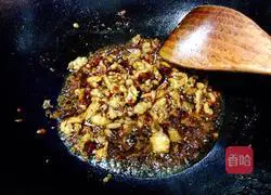 Illustration of Laoganma's fried pancakes 9