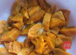 Illustration of how to make pumpkin cake 4