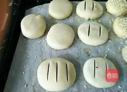 Illustration of how to make wife cake (bean paste filling) 13