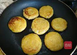 Illustration of how to make sweet potato pancakes 11