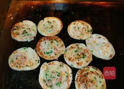 Illustration of how to make scallion pancakes 4