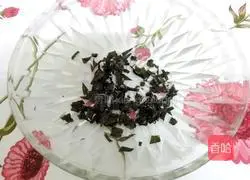 Cucumber, carrot and ham sausage sushi recipe illustration 3