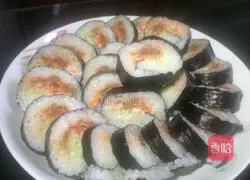 Illustration of how to make simple sushi at home 13