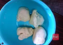 Illustration of how to make green onion cake 4