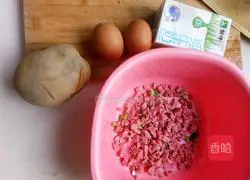 Illustration of how to make egg and potato cakes 1