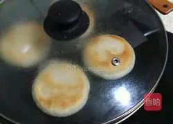 Illustration of how to make glutinous rice brown sugar cake 6