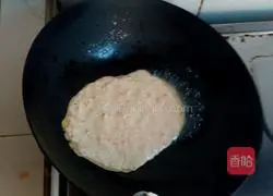 Illustration of how to make carrot, egg and scallion pancakes 5