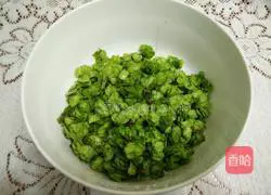 Illustration of making Yuqian cake 1