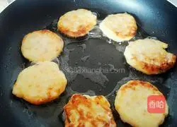 Illustration of how to make potato cakes 10
