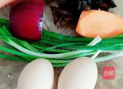 Illustration of how to make colorful egg pancakes 1