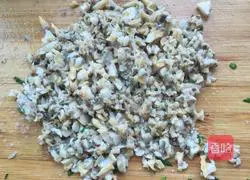 Illustration of how to make leek and seafood pancake 2