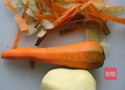 Illustration of how to make potato shredded pancakes 1