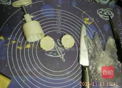 Illustration of how to make milk pancake 2