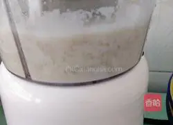 Illustration of how to make banana walnut milk waffles 3