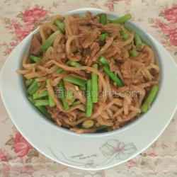 Fried Pancakes with Shredded Pork and Garlic Moss