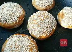 Illustration of how to make sesame seed cakes 12
