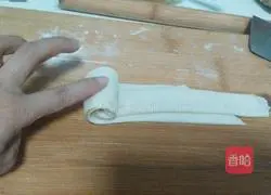 Illustration of how to make crispy home-style pancakes 8