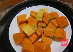 Illustration of how to make pumpkin cake 4