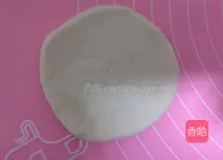 Illustration of how to make scallion pancakes 8