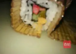 Illustration of how to make front and back rolls of sushi 7