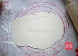 Illustration of how to make butter and scallion pancakes 12