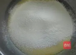 Illustration of how to make raisin cake roll 4