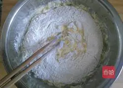 Illustration of how to make creative egg pancakes for children 3