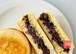 Illustration of how to make the irresistibly delicious ancient red bean wheel cake 6