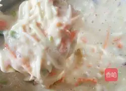 Illustration of how to make shredded potato and egg pancakes 6